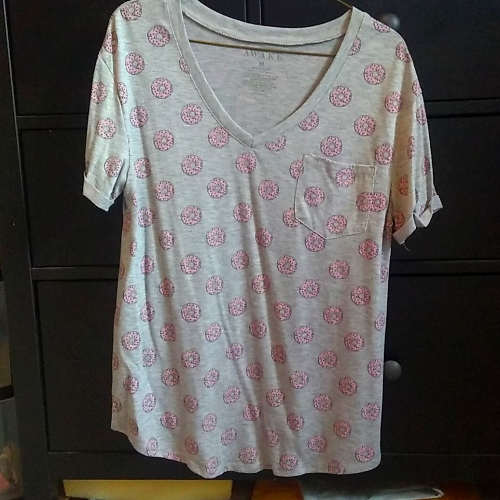 Doughnut V-neck shirt
